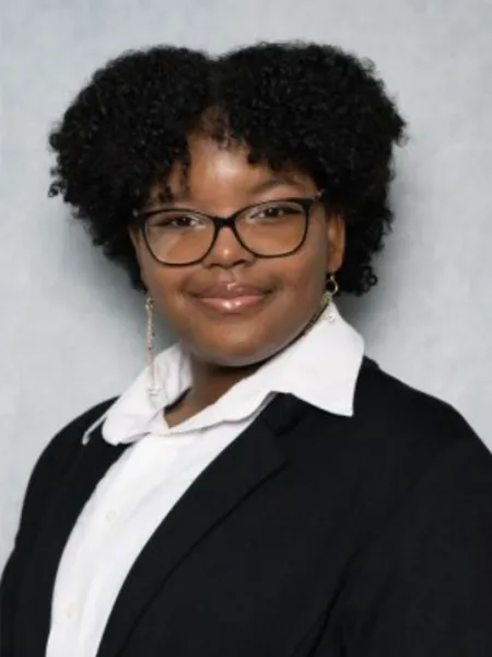 Jasmine Oliver Headshot