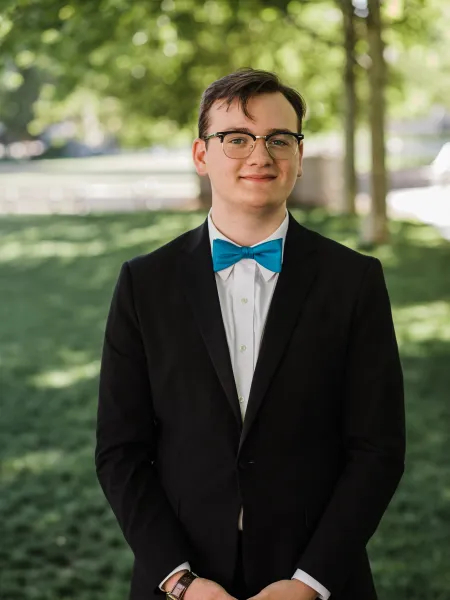 Noah Hughey Headshot