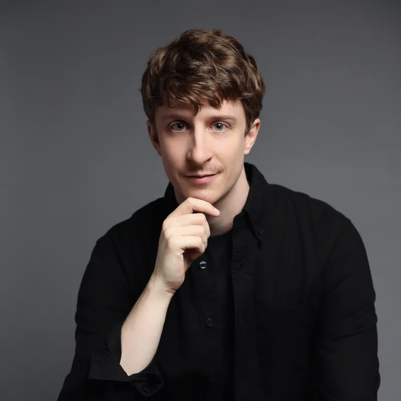 Stephen Morris Headshot